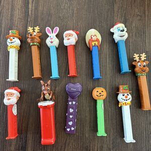 Vintage Pez Dispensers 80s Retro Y2K Santa Elf Polar Bear Reindeer 70s 2000s 12